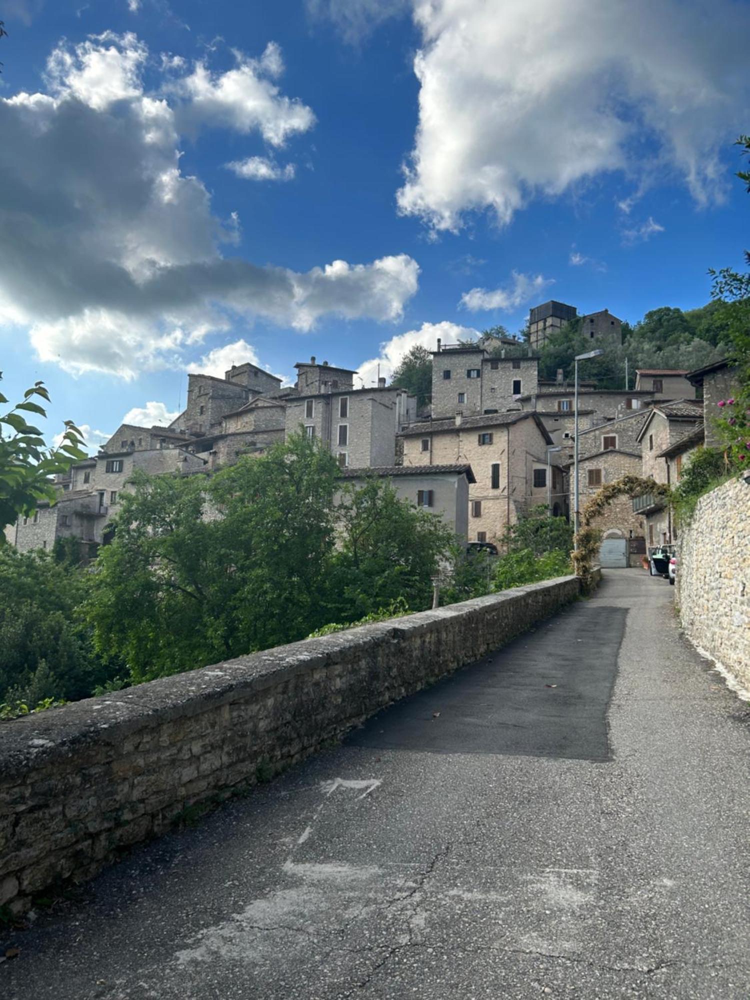 Casa Belvedere A Valle San Martino Di ספולטו מראה חיצוני תמונה